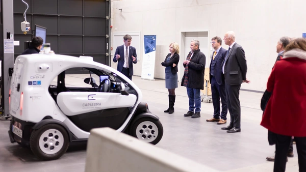 Professor Ondrej Vaculin (2nd from left) introduced State Secretary Professor Sabine Döring Anton (Photo: THI).